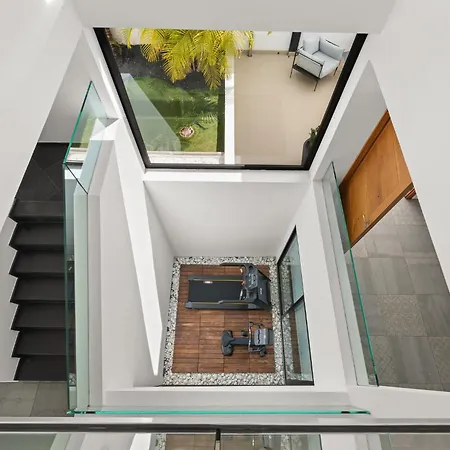 Karat Esmeralda Vila *